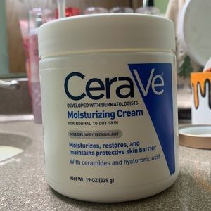 Cerave Moisturizing Cream tub